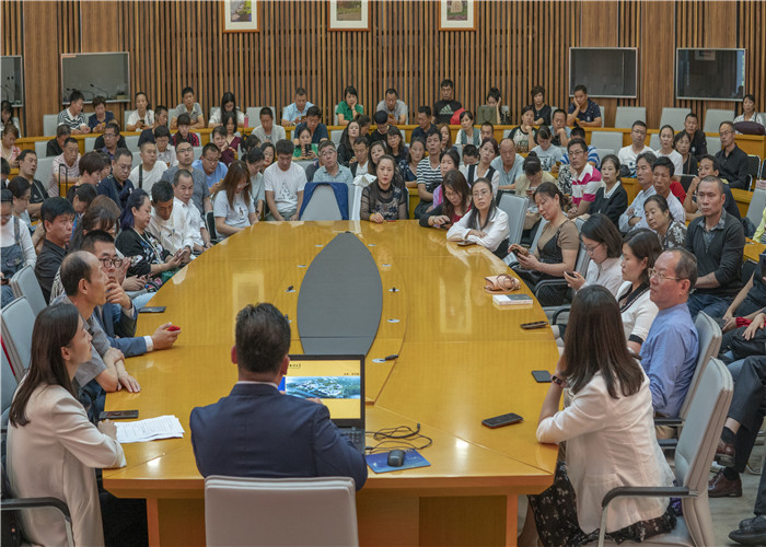 东方语学院召开2019级新生家长见面会